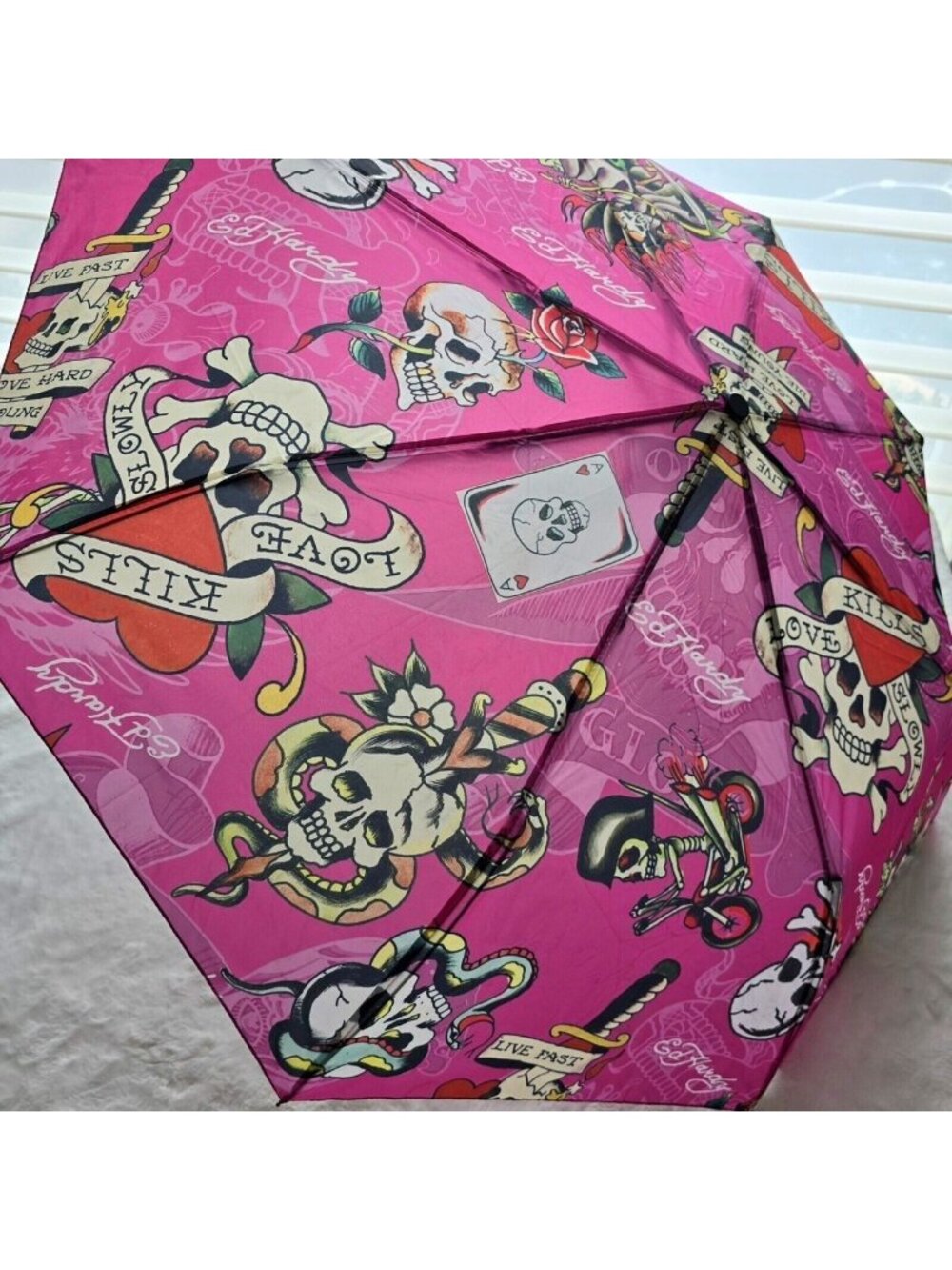 Ed Hardy Love Kills Slowly Hot Pink Auto Open Close Compact Umbrella - NWT